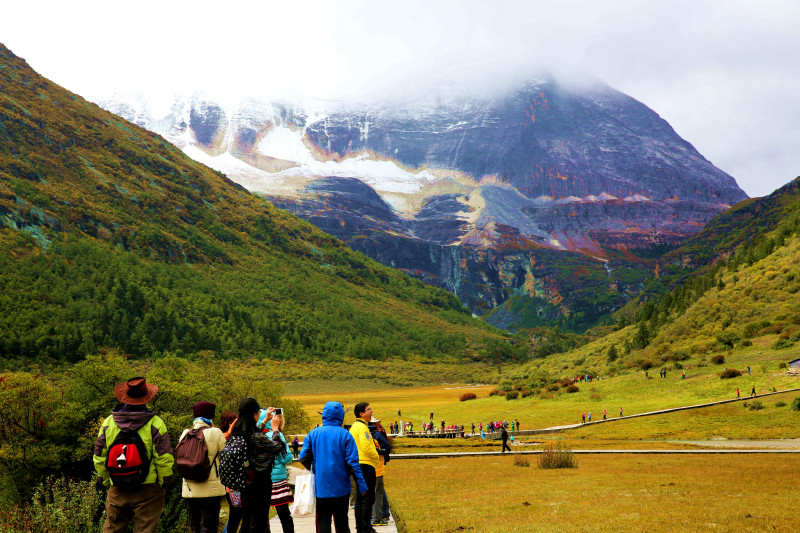 国庆去到四川稻城亚丁旅游怎么走比较好?3