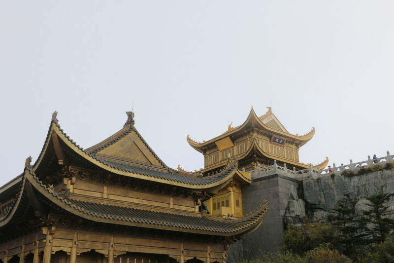 国庆节去峨眉山旅游好不好?那里人多不多?3