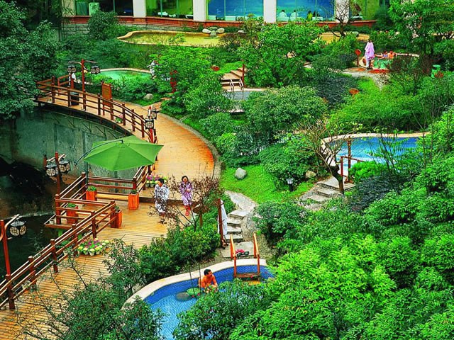 国庆中秋去峨眉山泡温泉,绝对是个好去处!3