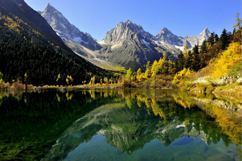 国庆去毕棚沟旅游好玩吗？人多吗？2