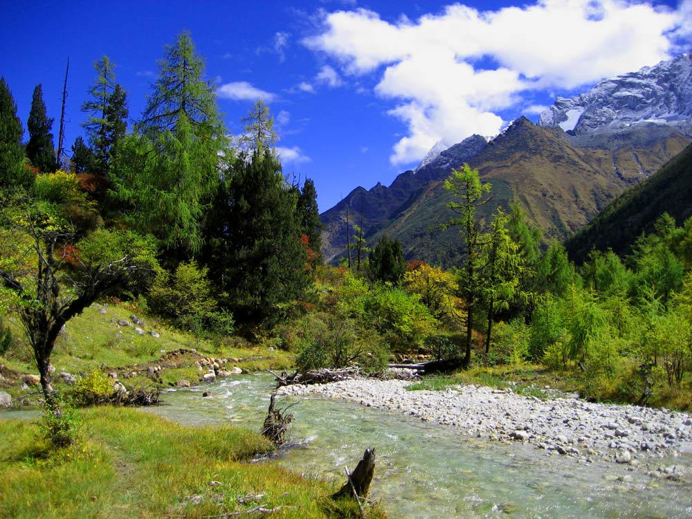 国庆去毕棚沟旅游好玩吗？人多吗？4