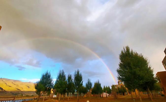 厌倦了海岛和滑雪,不如来川西体验神仙酒店6