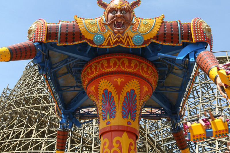 成都欢乐谷在哪里?有哪些游玩项目?2