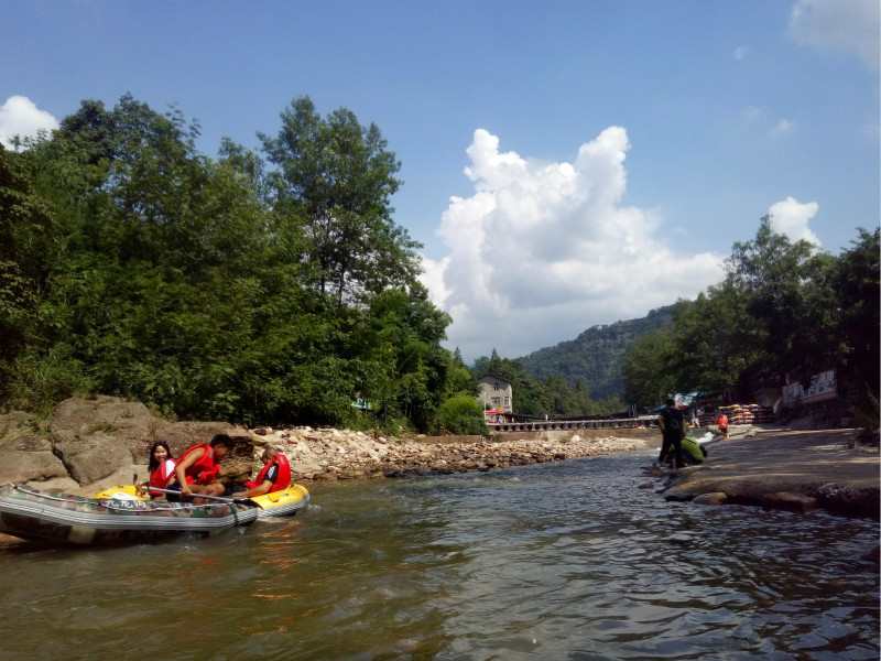 成都九龙沟在哪里？都有哪些景点特色？4