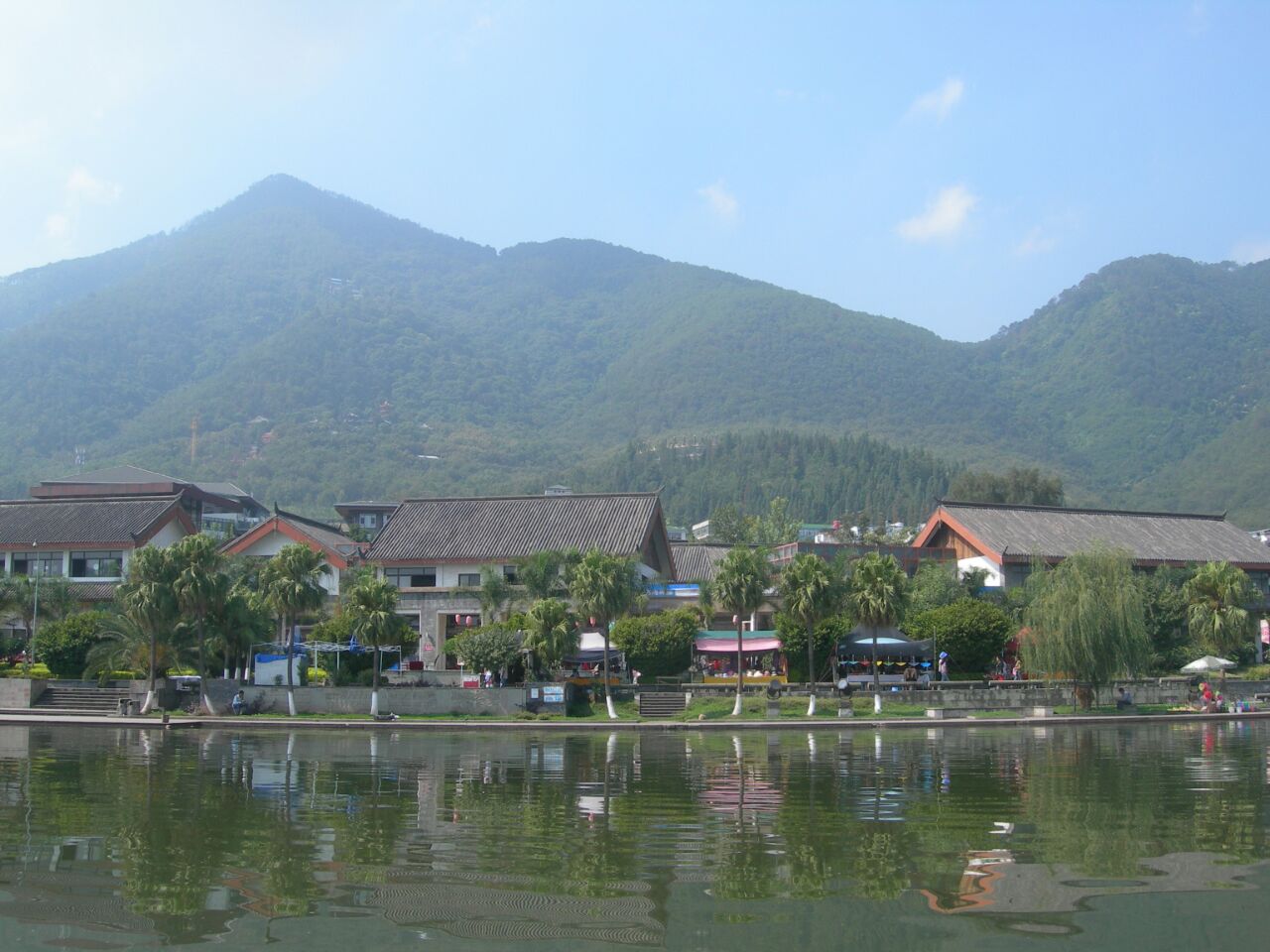 元旦旅游去哪儿呢,滑雪、晒太阳、泡温泉?6