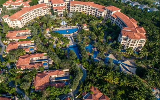 这个冬天去三亚，都有哪些酒店别墅可以泡泳池？8