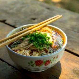 重庆因山城特色被人钟爱，因火锅美食被人垂涎3