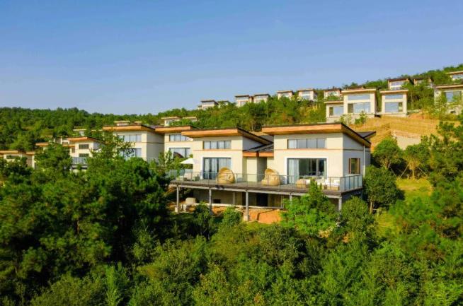 什么样的酒店设计才能被称为真正的“高端野奢”呢？3