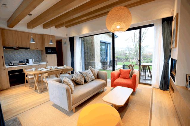 这里有一份国际度假交换攻略,还能边玩边赚钱!11