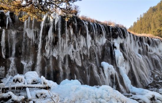 从成都如何去九寨沟游玩呢？1