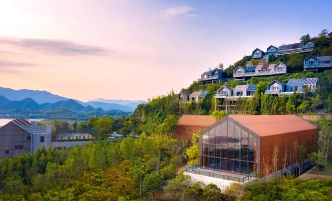 带着心爱的小宠物,到桐庐康莱德一起游山玩水吧!3