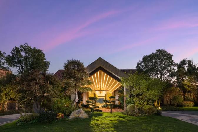 带着心爱的小宠物,到桐庐康莱德一起游山玩水吧!4