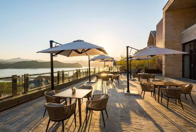 带着心爱的小宠物,到桐庐康莱德一起游山玩水吧!11