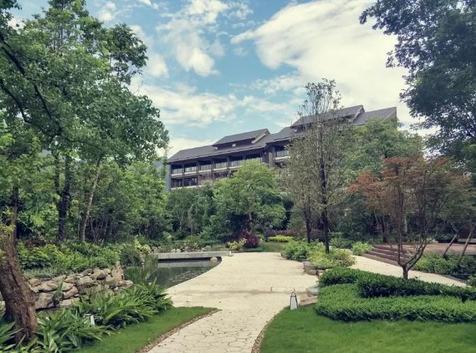 清远芊丽酒店 | 踏春溜娃泡温泉，玩乐于山水间1