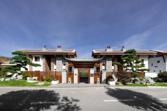 藏在大理的宝藏酒店,在透明泳池中看苍山洱海2