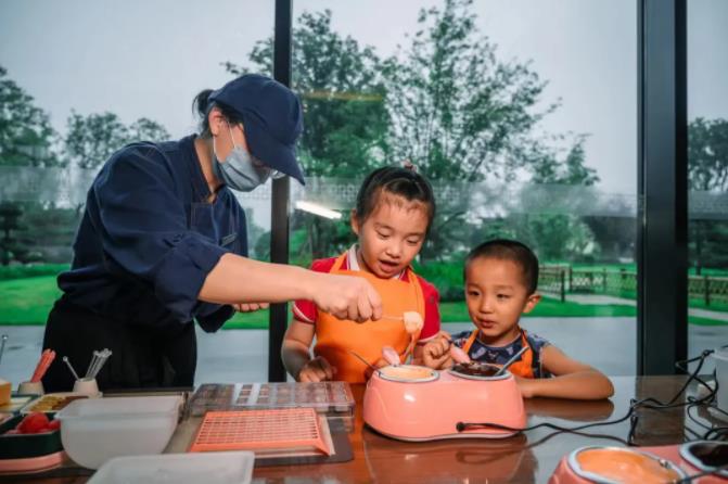 入住成都索菲特，独栋别墅+私汤，体验星空夏令营10