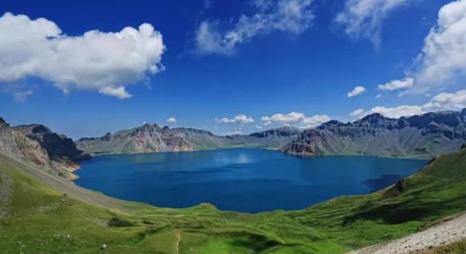 夏季的长白山，中国十大避暑胜地之一3