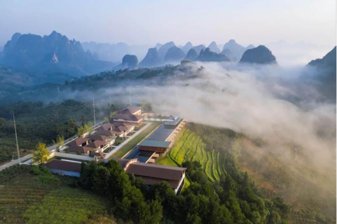 阳朔画山云舍 | 闲看庭前花开花落,漫随天外云卷云舒1