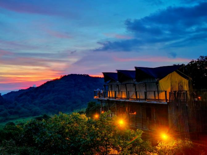 暑期亲子带娃,康藤高黎贡野奢帐篷考虑一下?3