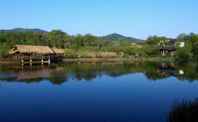 暑假去杭州西湖，都有什么酒店可以推荐？3