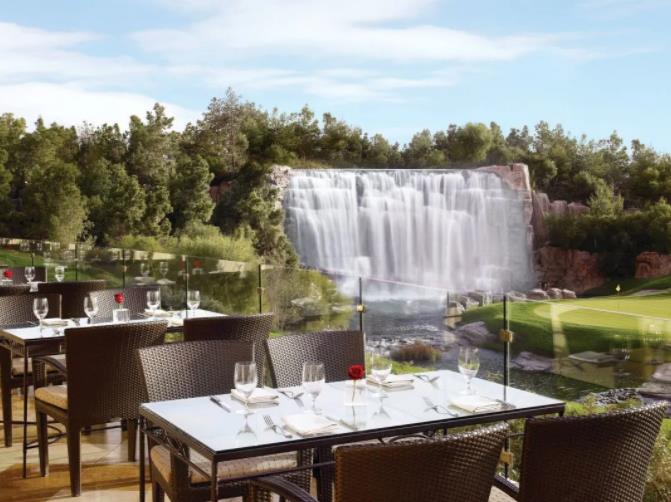 兼具奢靡与光怪陆离的拉斯维加斯，有哪些值得一住的酒店呢？9