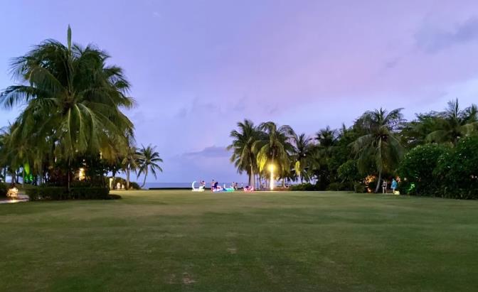 暑假带娃去三亚，都有哪些酒店适合入住？1