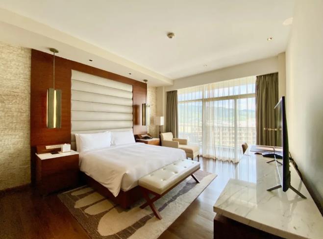 暑假带娃去三亚，都有哪些酒店适合入住？5