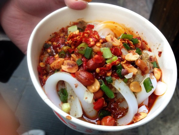 成都的一些古镇里都有哪些美食小吃？2