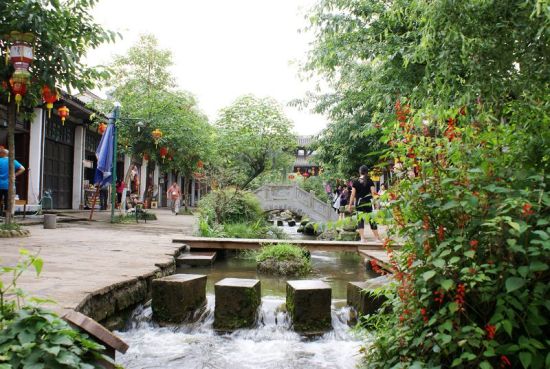 成都的一些古镇里都有哪些美食小吃？5