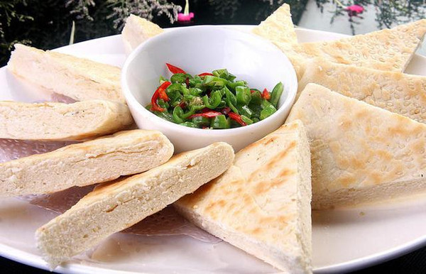 成都的一些古镇里都有哪些美食小吃？8