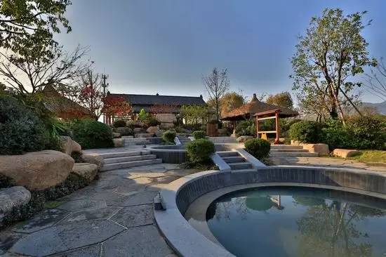 成都宝山温泉去的人多吗？好不好玩？3