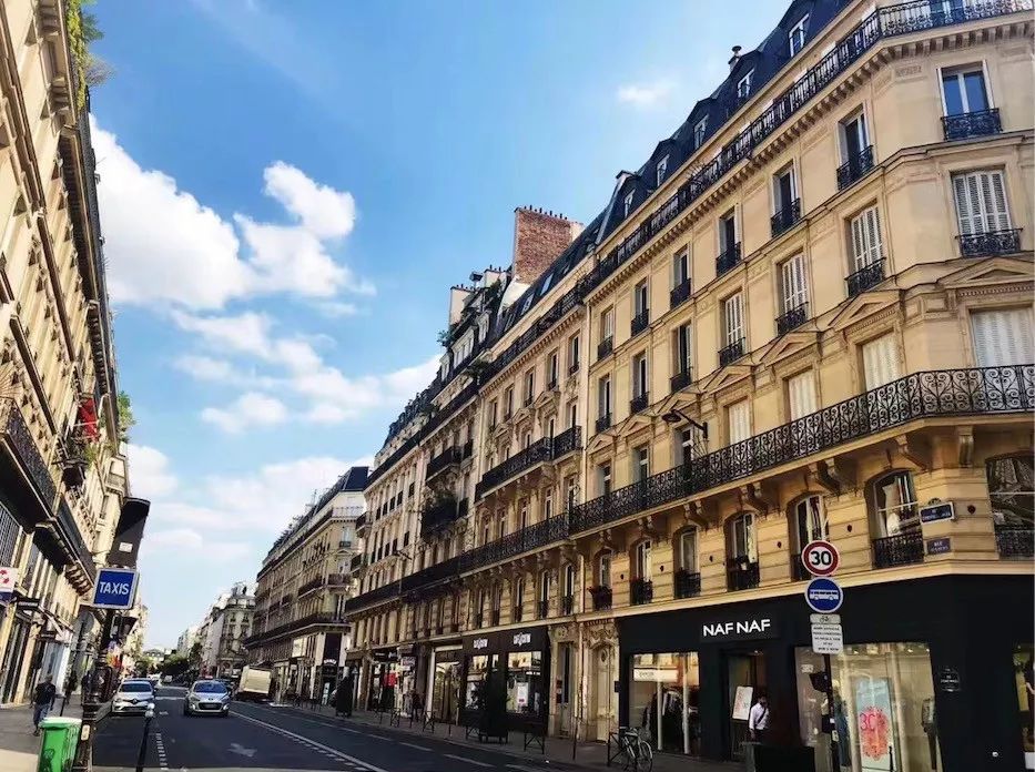 巴黎旅游攻略ppt(巴黎旅游攻略手抄报)1