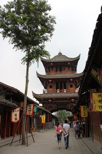 阆中古城旅游心得(阆中古城旅游宣传片)1