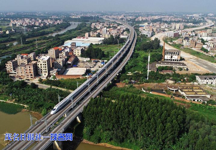 动车延线旅游景点(四川动车旅游景点)2