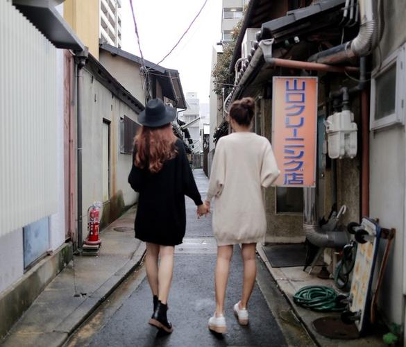 日本旅游衣服搭配(男士旅游穿什么衣服搭配图片)2