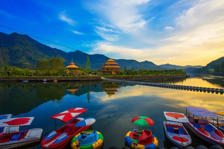 想去旅游哪来好玩(你想去哪旅游为什么)1