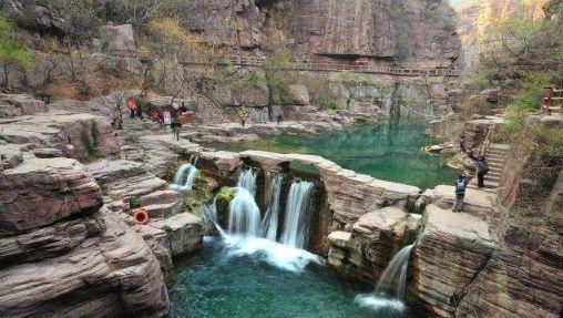 河南省内冬季旅游景点(哈尔滨冬季旅游景点攻略)2