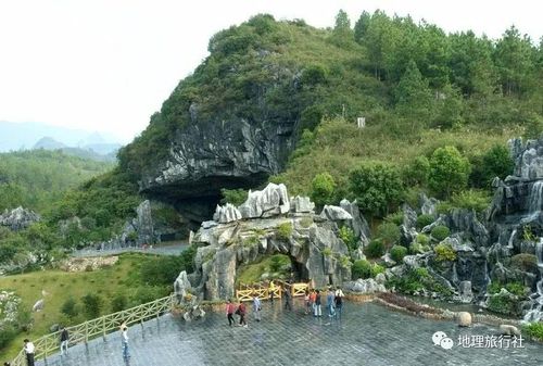 去凤凰古城旅游要多少钱(凤凰古城跟团旅游价格)1