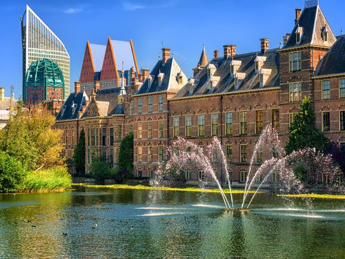 荷兰著名旅游城市(云南著名旅游城市)1