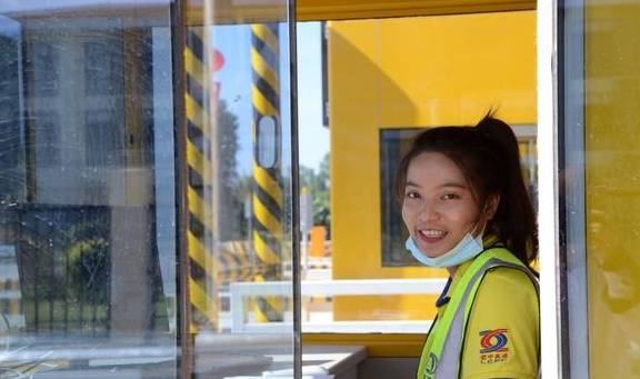 原创 结束老挝不通高速历史!中老高速公路万象至万荣段通车2