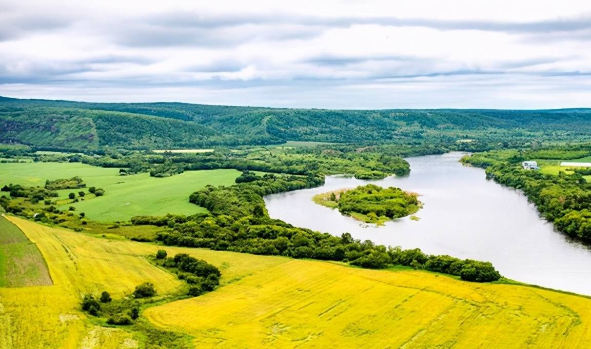 原创 “大清龙脉鹿鼎山”真的存在，藏在大兴安岭，金庸曾在此亲笔题字9