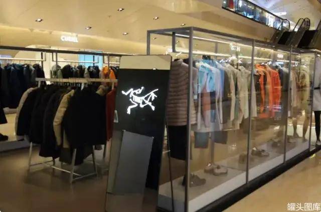 原创 羽绒服比iPhone还贵,谁是涨价的“幕后推手”?4