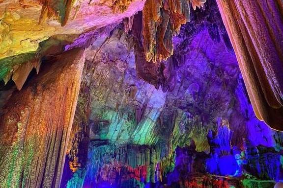 原创 广西大山发现一条密道,深不可测直通地球心脏,有梯田河流和瀑布2