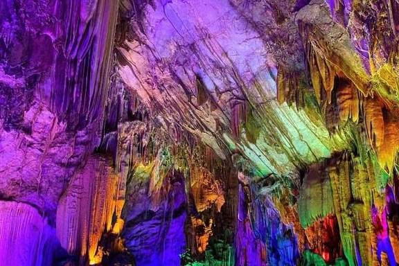 原创 广西大山发现一条密道,深不可测直通地球心脏,有梯田河流和瀑布15