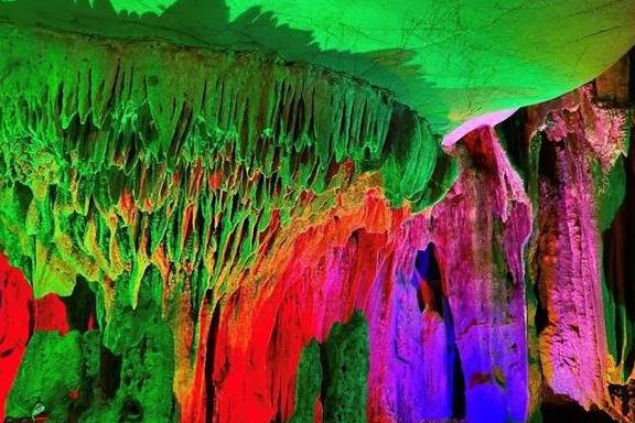 原创 广西大山发现一条密道,深不可测直通地球心脏,有梯田河流和瀑布10