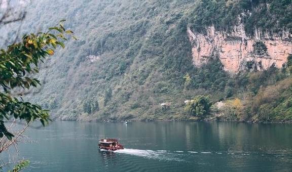 原创 重庆第一历史文化名镇,旧址埋没于江底,重建后依旧美若世外桃源1