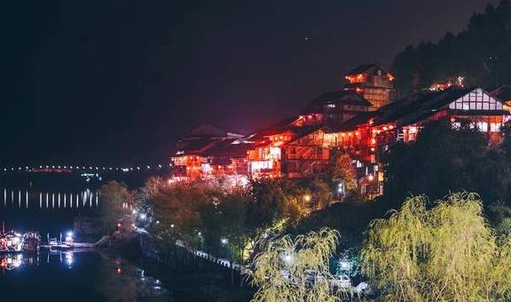 原创 重庆第一历史文化名镇,旧址埋没于江底,重建后依旧美若世外桃源8