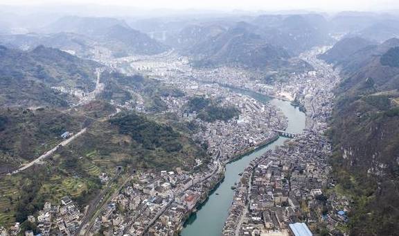 原创 贵州镇远古城有3家富户,2户当官1户经商,经商的家里堆满宝贝1