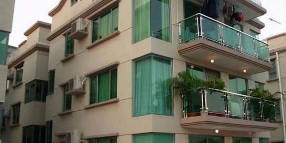 原创 香港清洁工月入上万,消费水平比内地低很多,为何还说生活困难5