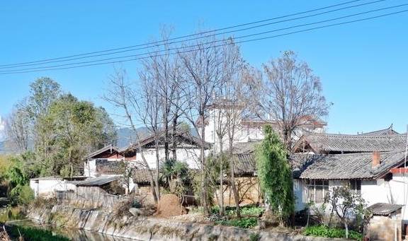原创 玉龙雪山下的纳西族村落，20万建两层洋楼合院，生活可太幸福了12